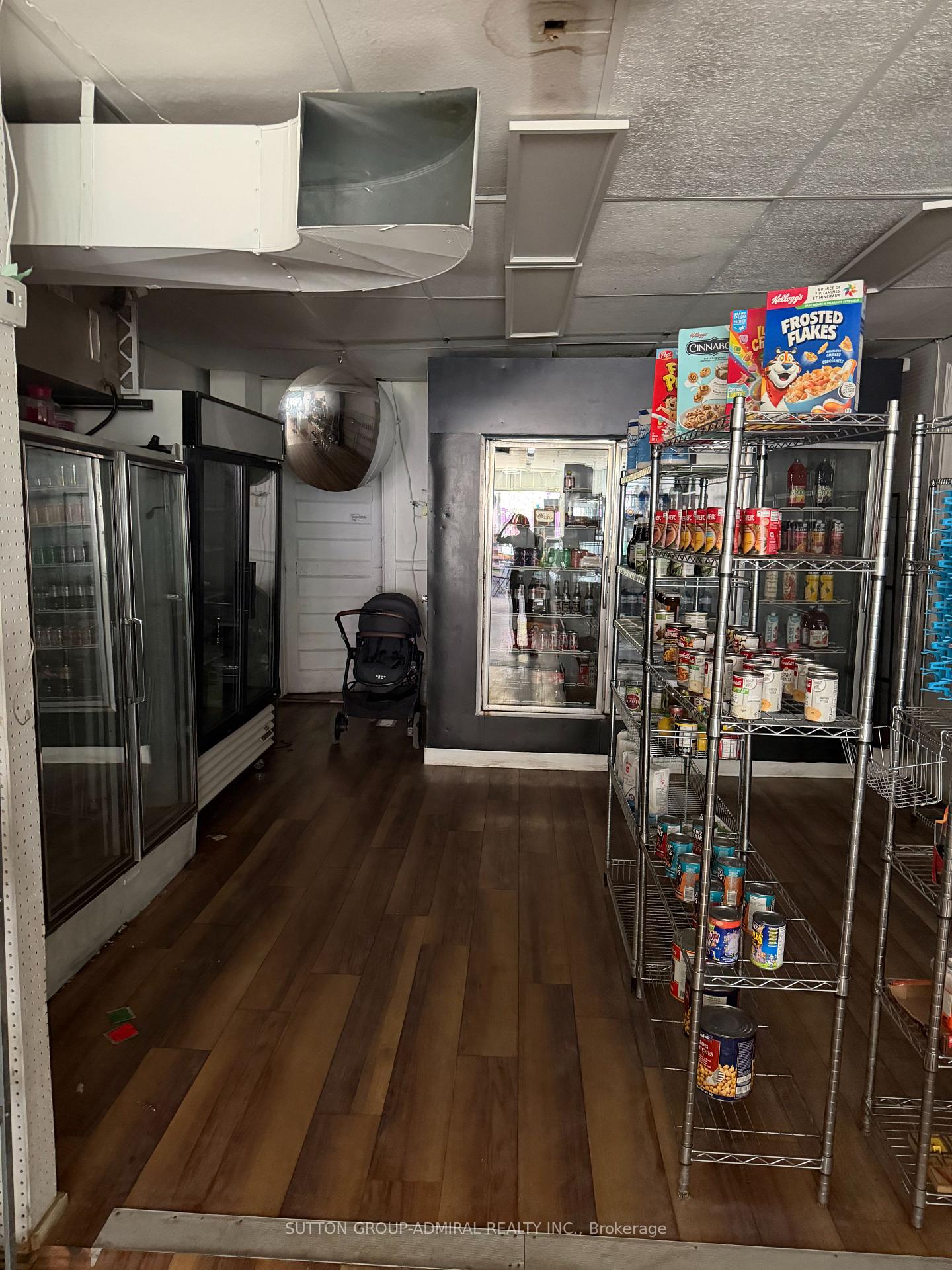 Photo 13 of 1572 Queen Street E, Toronto, Greenwood-Coxwell — HOMEH