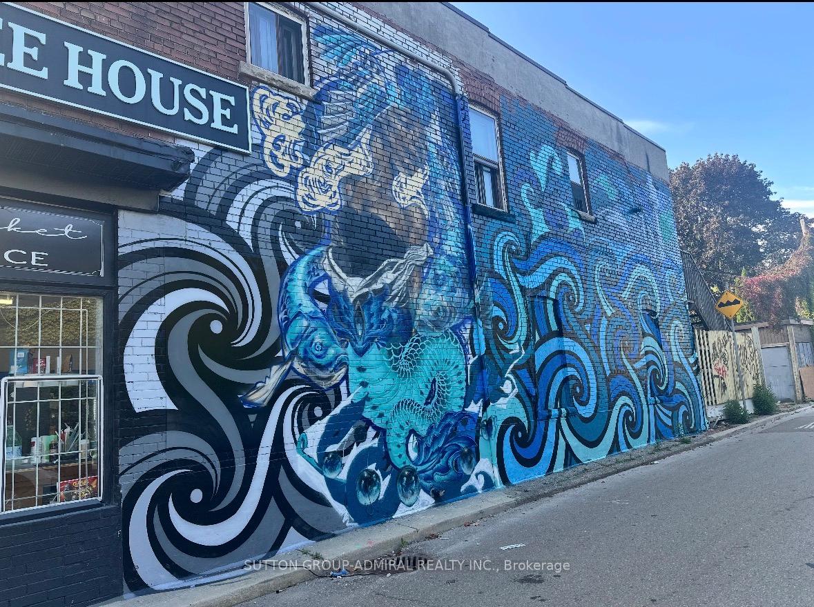 Photo 14 of 1572 Queen Street E, Toronto, Greenwood-Coxwell — HOMEH
