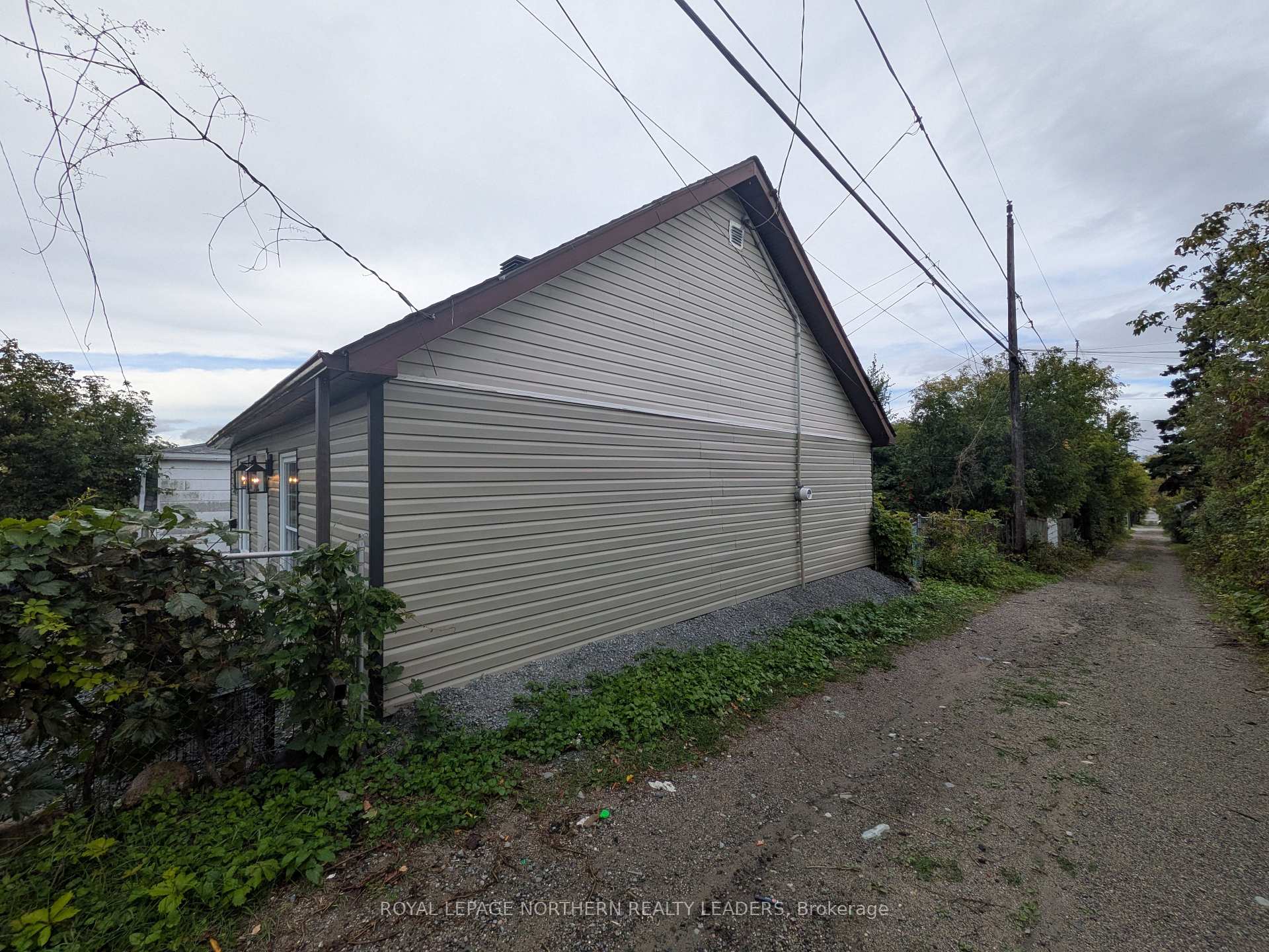 Photo 4 of 334 Seventh Avenue, Timmins, TNE - Hill District — HOMEH