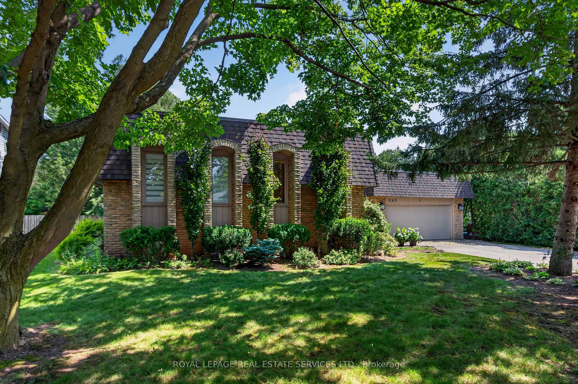 Photo 2 of 247 Spring Garden Road, Oakville, Southwest — HOMEH