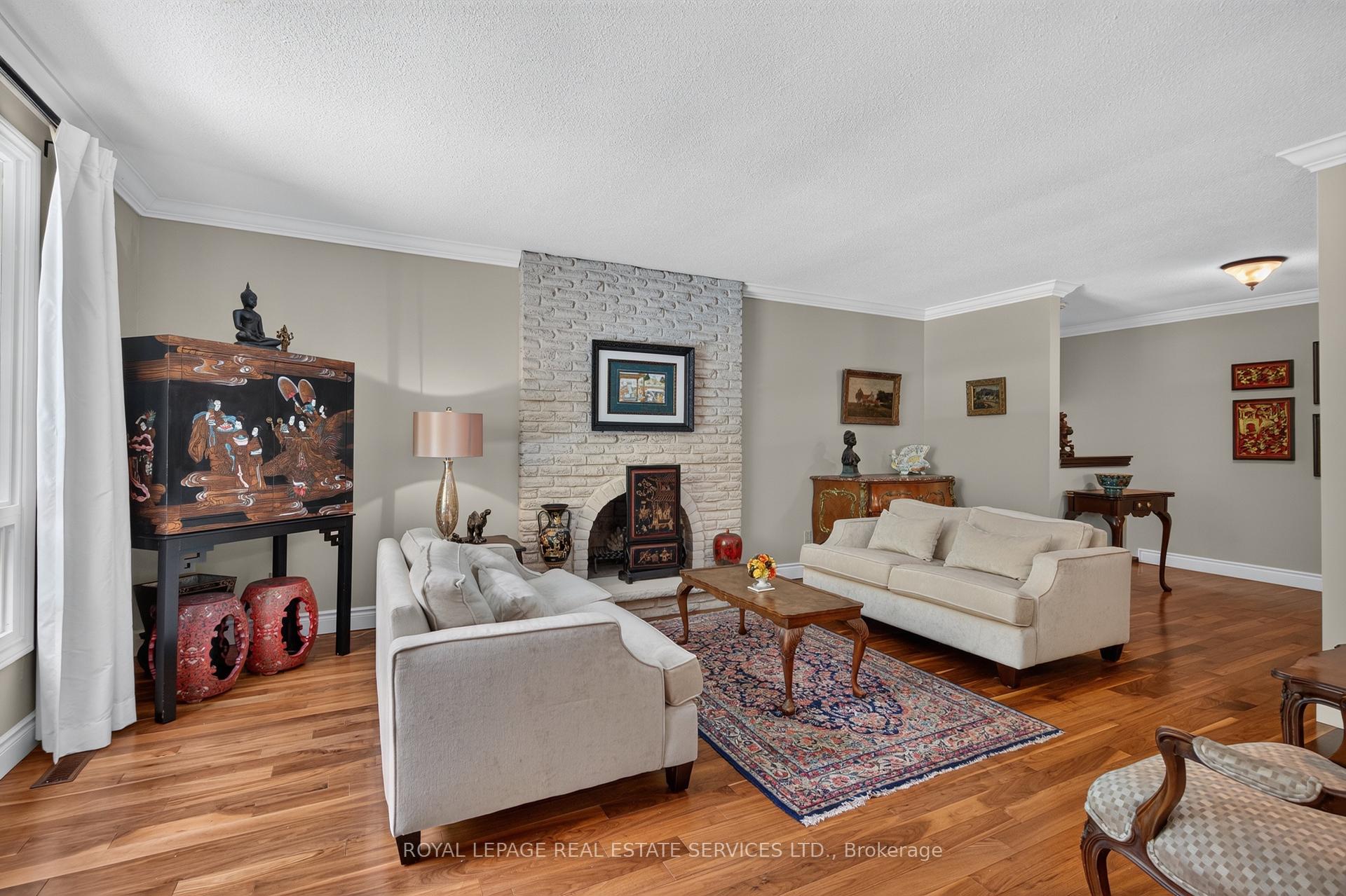 Photo 12 of 247 Spring Garden Road, Oakville, Southwest — HOMEH