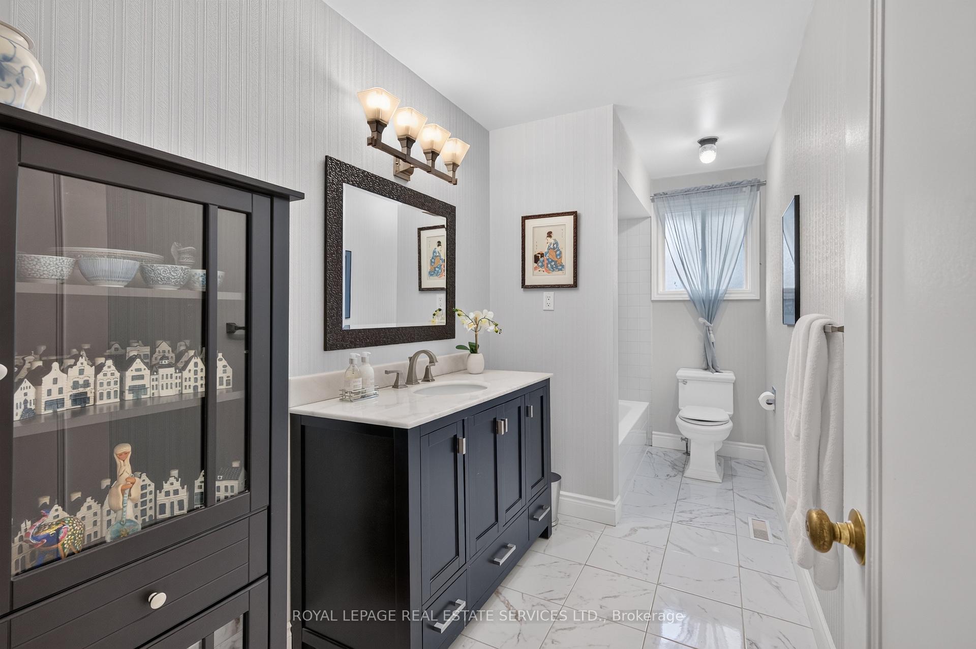 Photo 15 of 247 Spring Garden Road, Oakville, Southwest — HOMEH