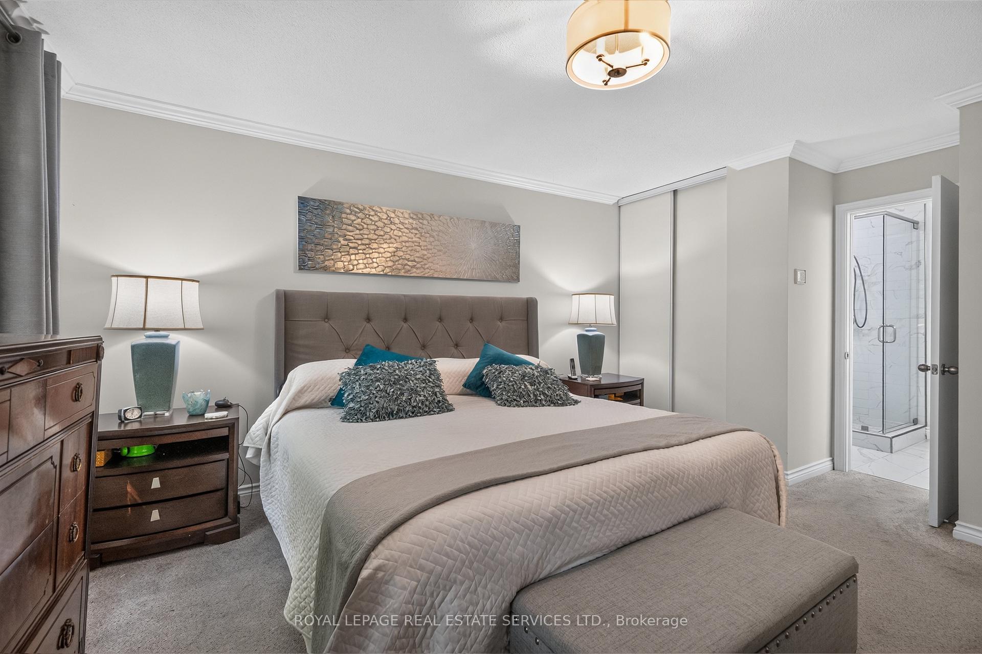 Photo 18 of 247 Spring Garden Road, Oakville, Southwest — HOMEH