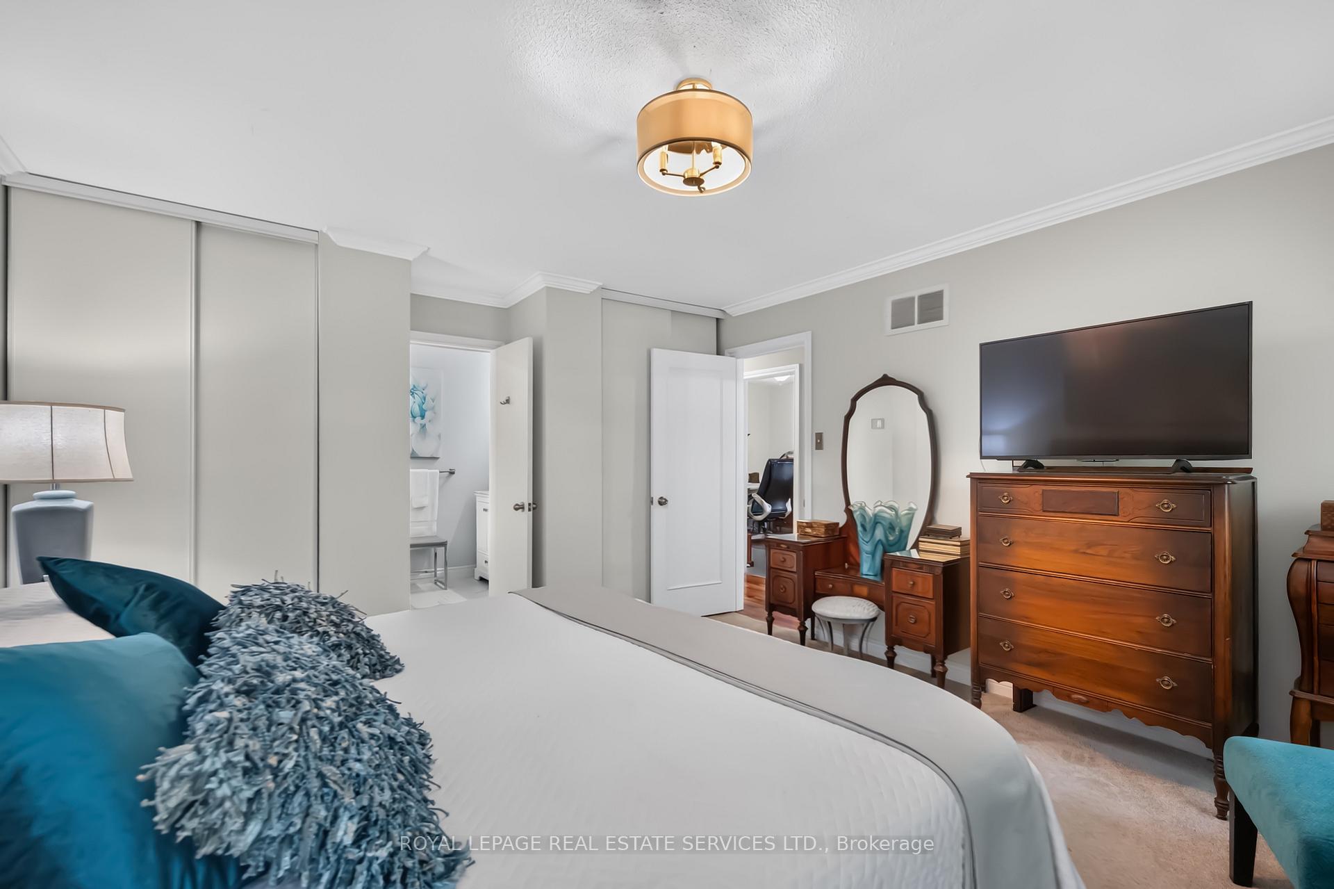 Photo 19 of 247 Spring Garden Road, Oakville, Southwest — HOMEH