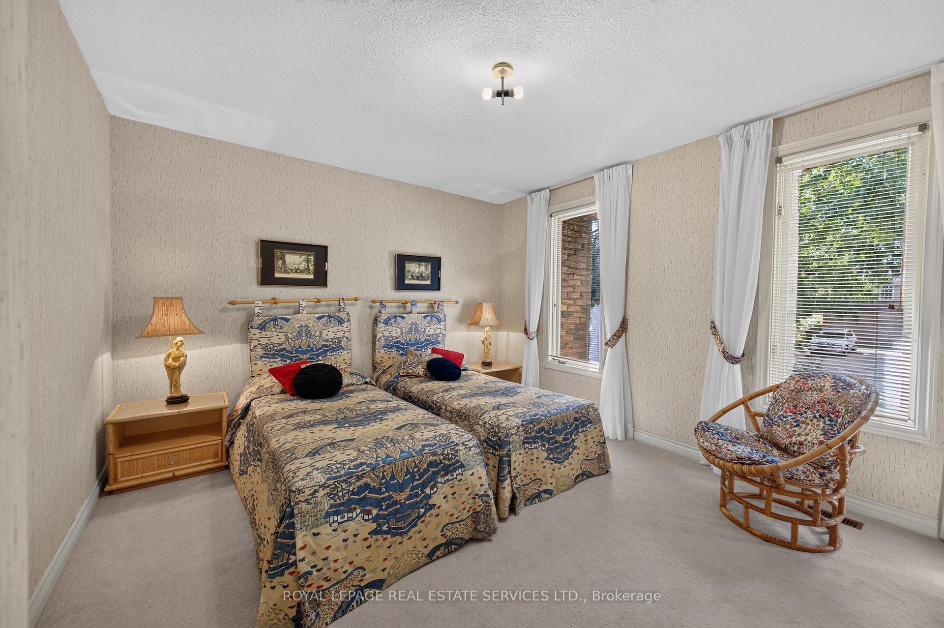 Photo 22 of 247 Spring Garden Road, Oakville, Southwest — HOMEH