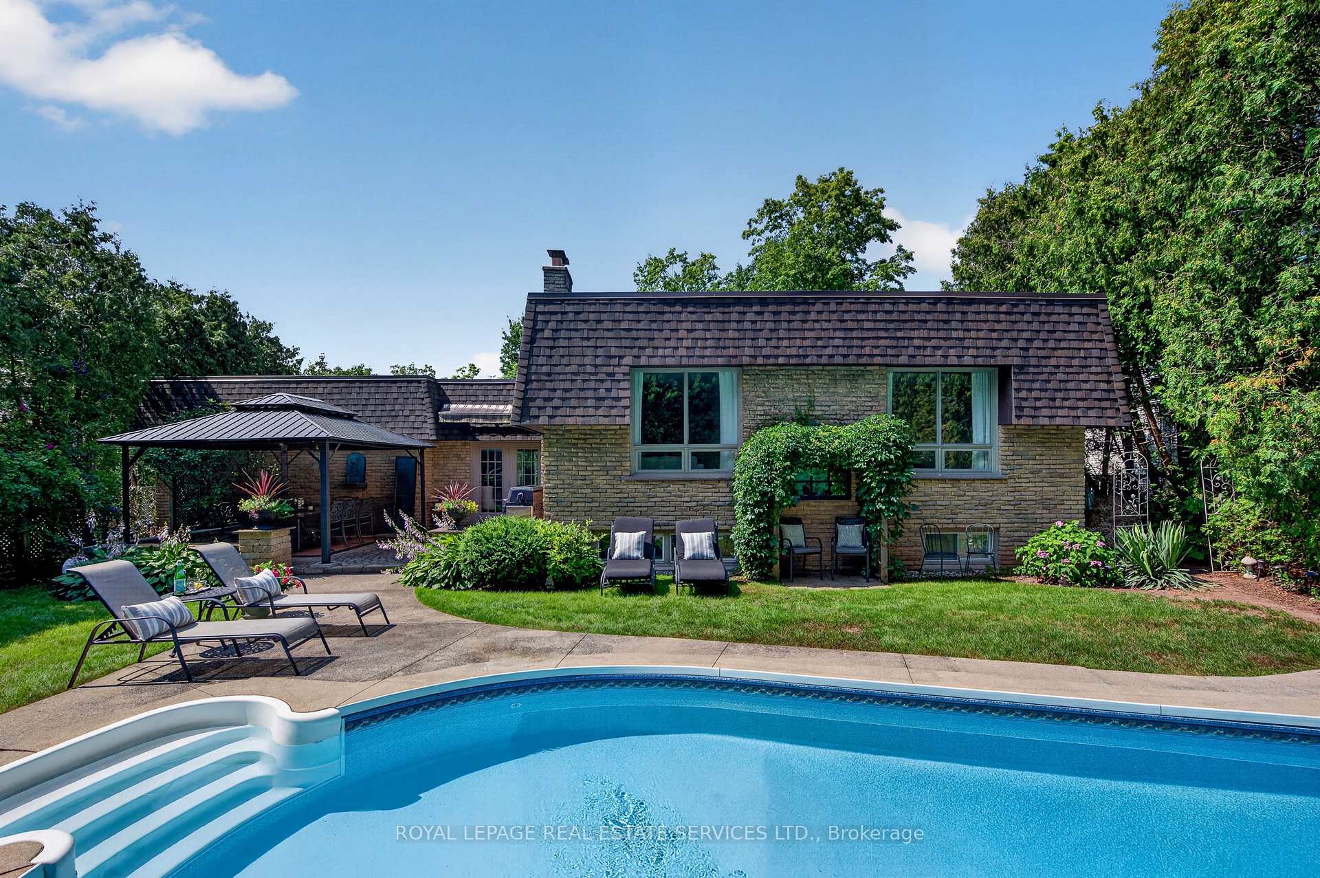 Photo 37 of 247 Spring Garden Road, Oakville, Southwest — HOMEH
