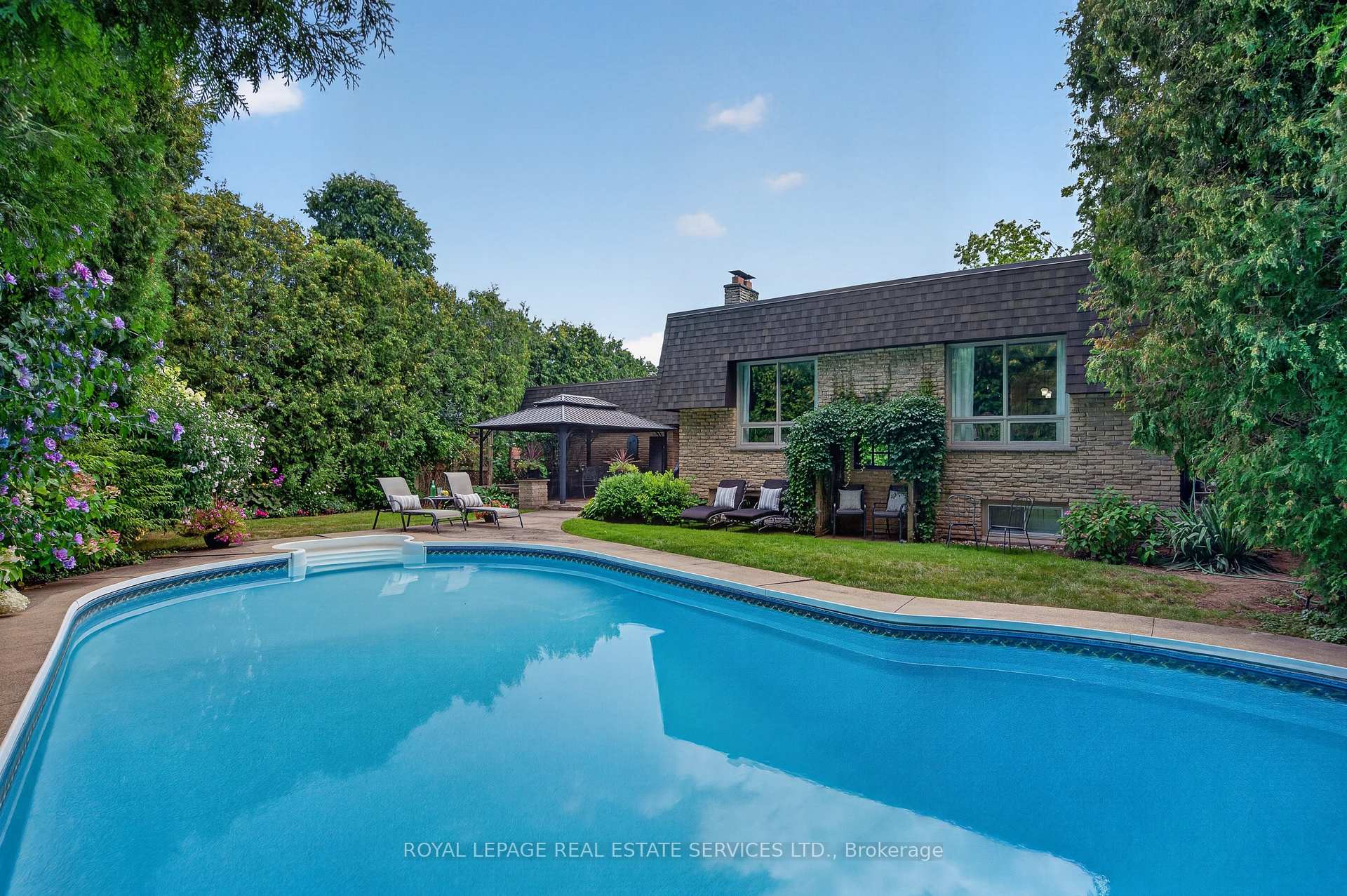 Photo 38 of 247 Spring Garden Road, Oakville, Southwest — HOMEH