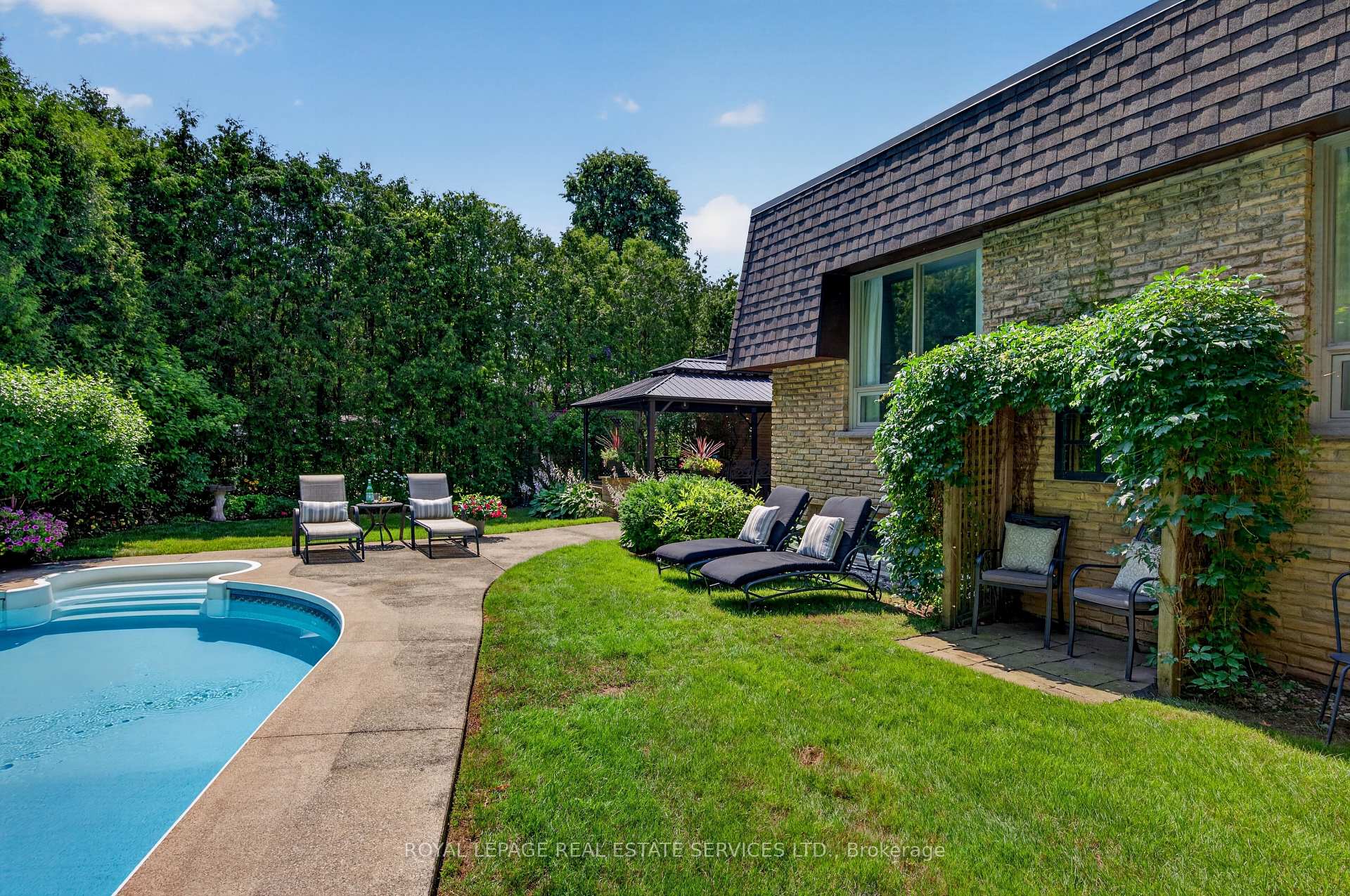 Photo 42 of 247 Spring Garden Road, Oakville, Southwest — HOMEH