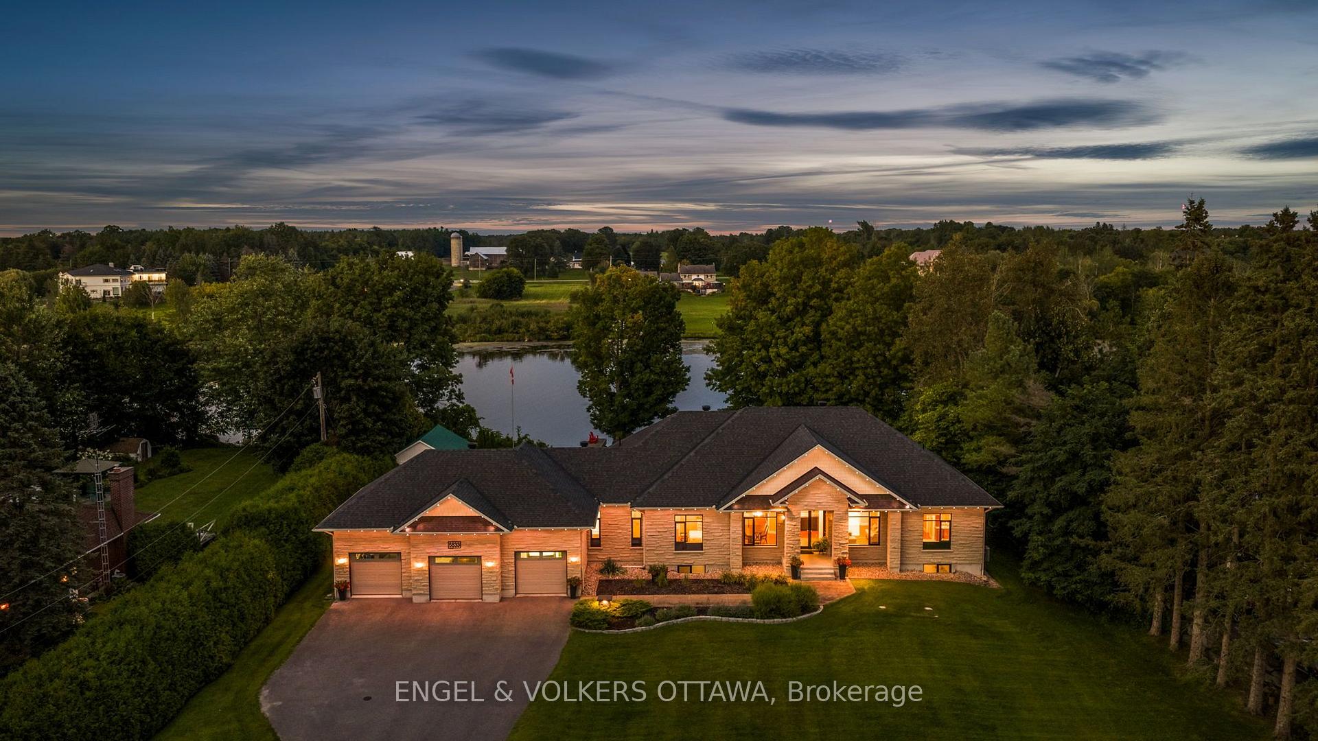 Front of 5833 Rideau Valley Drive N