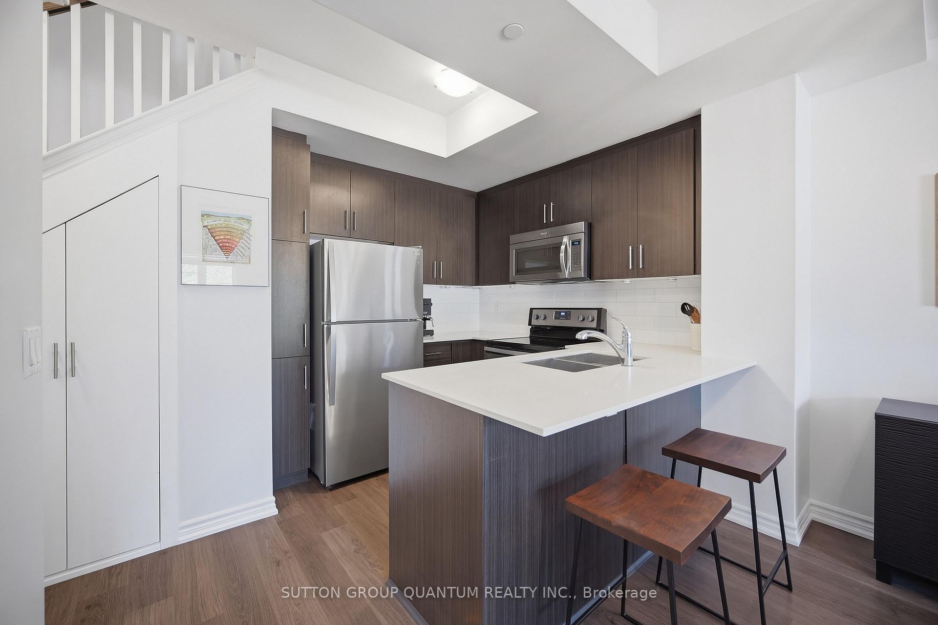 Photo 9 of 145 Long Branch Avenue, Etobicoke, Long Branch — HOMEH