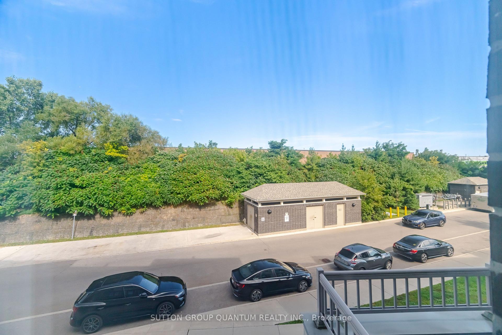 Photo 16 of 145 Long Branch Avenue, Etobicoke, Long Branch — HOMEH
