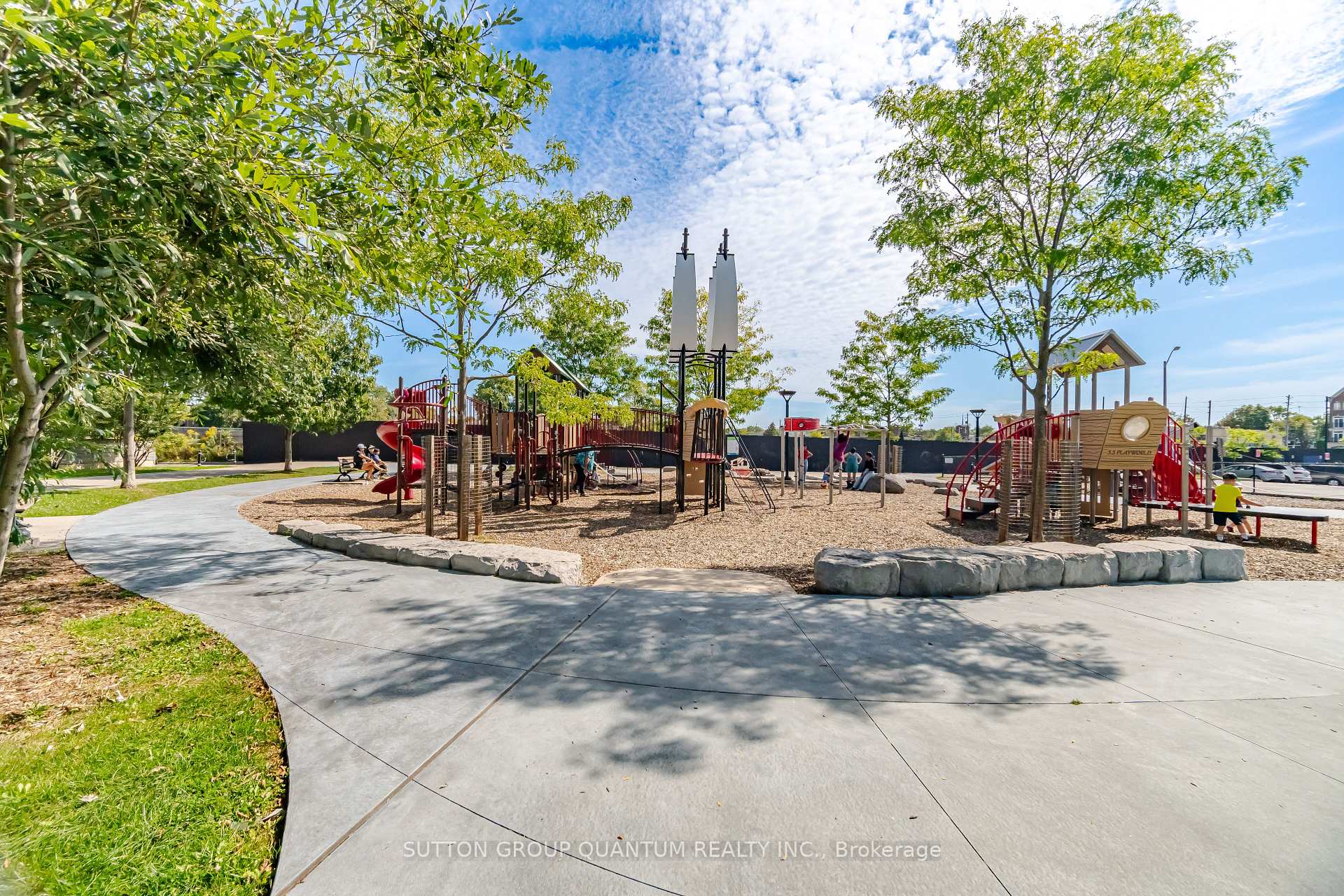 Photo 23 of 145 Long Branch Avenue, Etobicoke, Long Branch — HOMEH