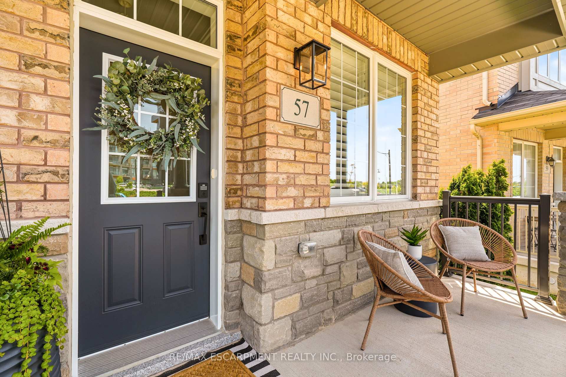 Photo 3 of 57 Riverwalk Drive, Hamilton, Waterdown — HOMEH