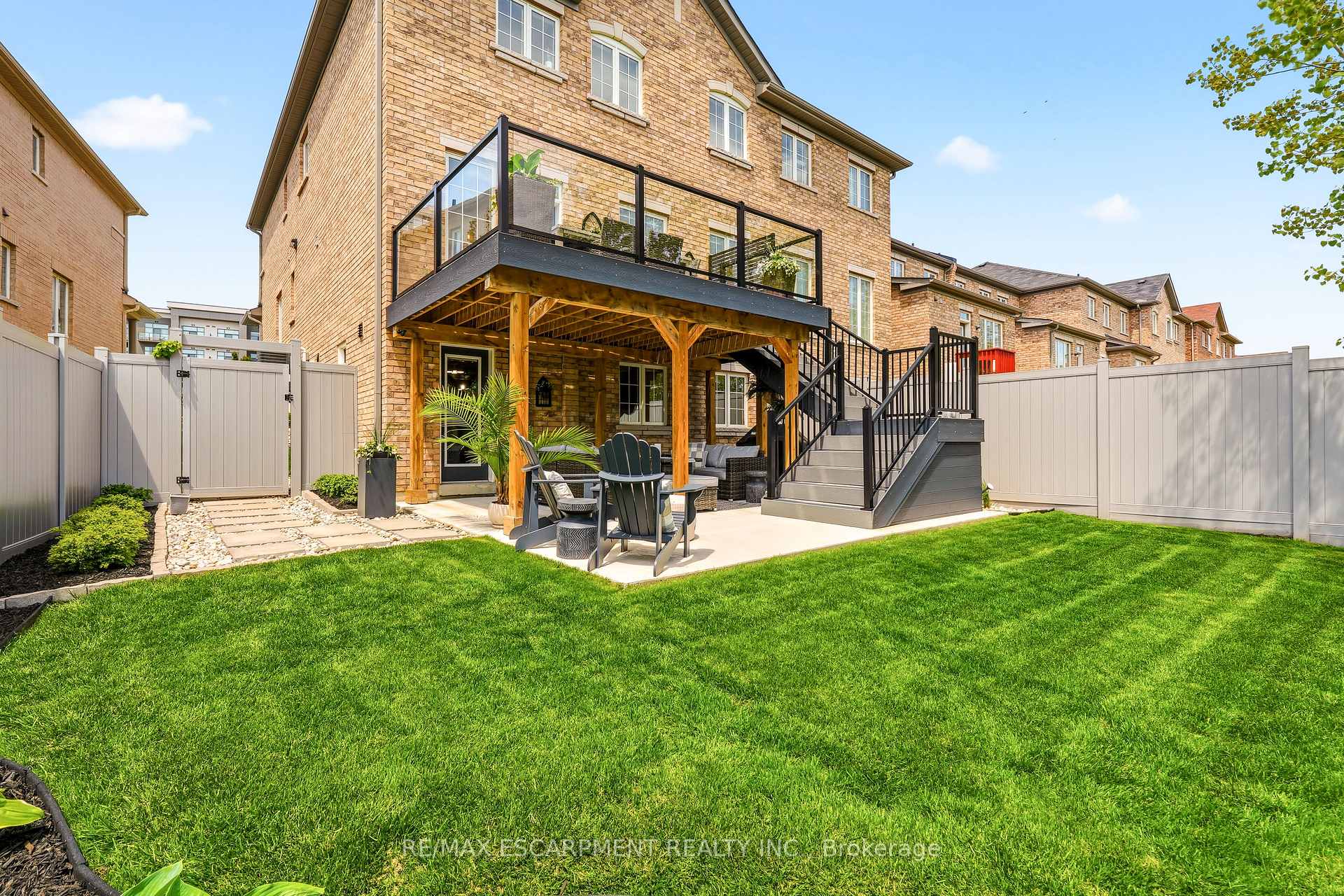 Photo 41 of 57 Riverwalk Drive, Hamilton, Waterdown — HOMEH