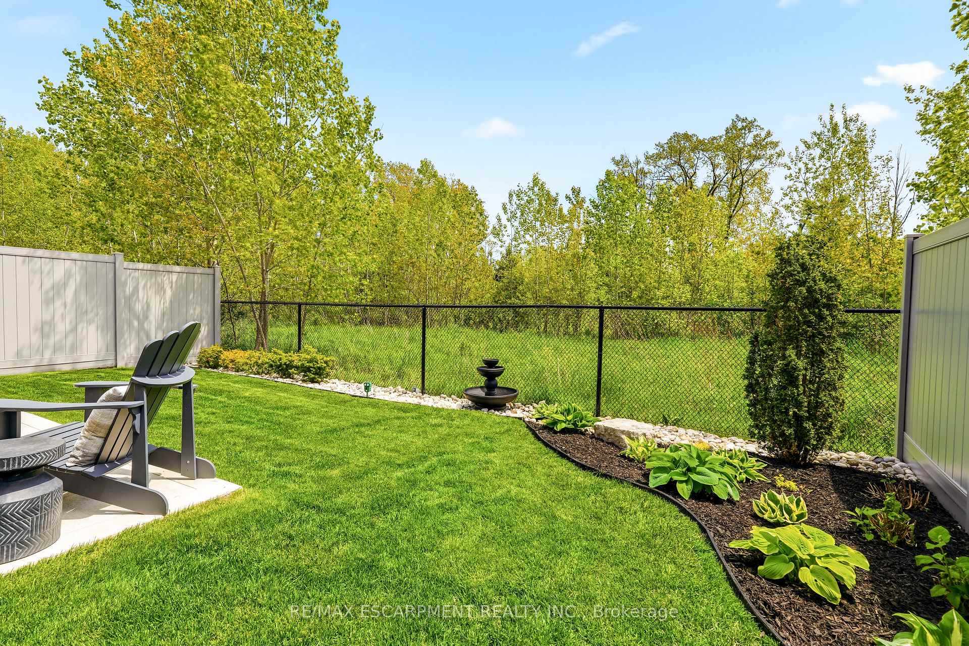 Photo 42 of 57 Riverwalk Drive, Hamilton, Waterdown — HOMEH