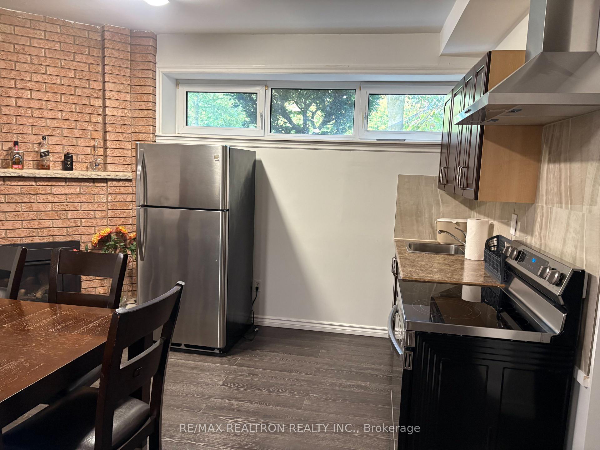 Photo 2 of Unit Lower, 198 Centre Street, Vaughan, Uplands — HOMEH