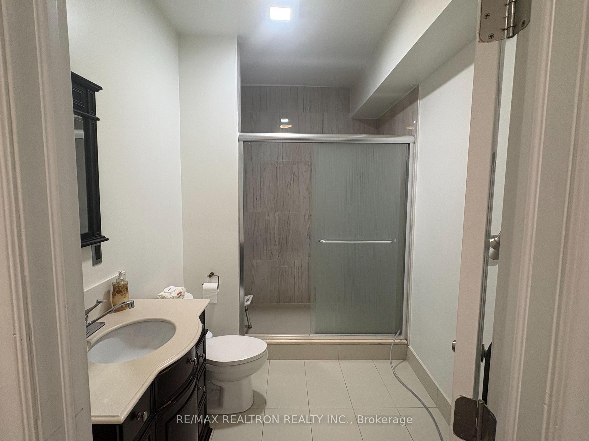 Photo 5 of Unit Lower, 198 Centre Street, Vaughan, Uplands — HOMEH