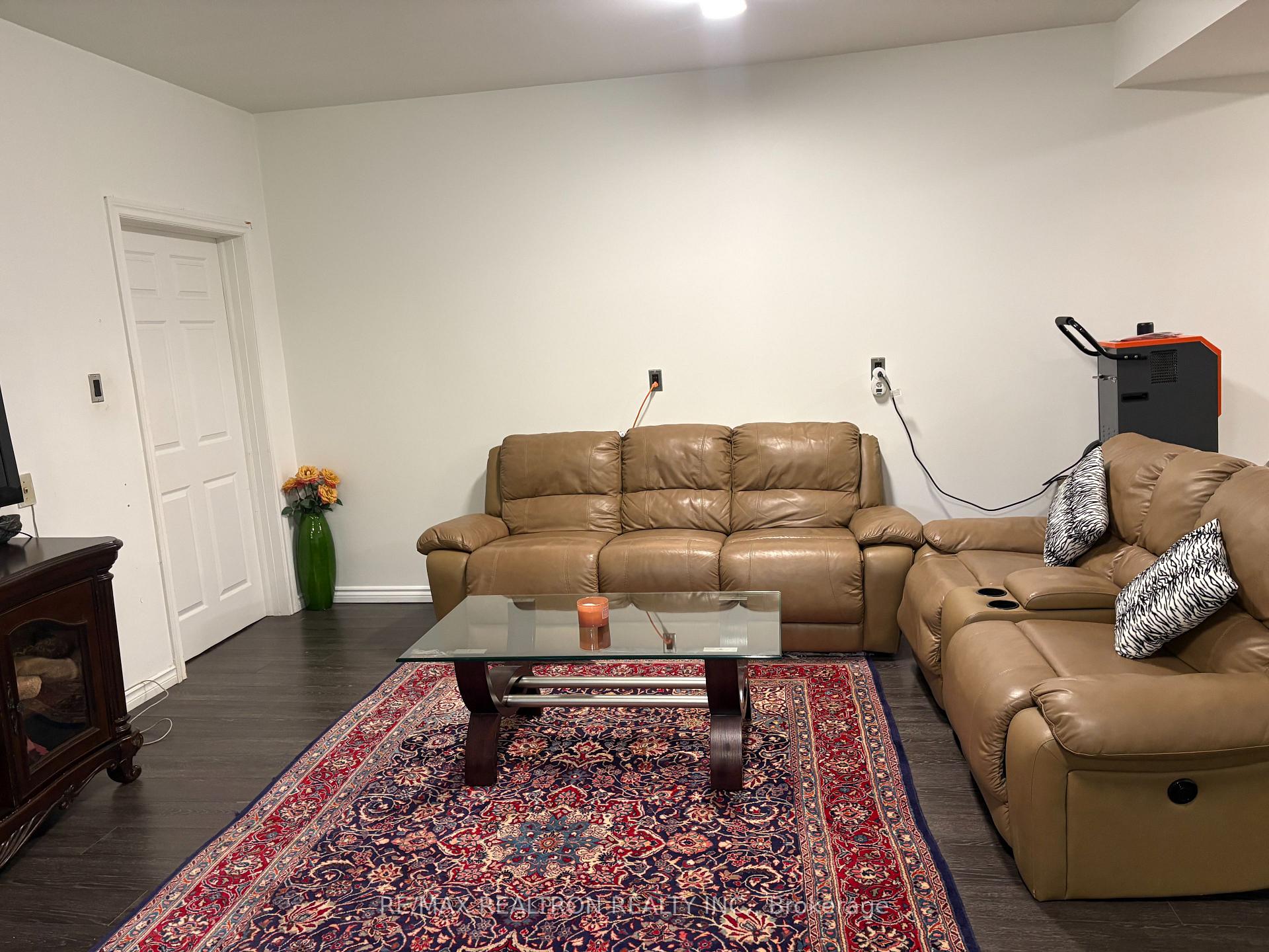 Photo 9 of Unit Lower, 198 Centre Street, Vaughan, Uplands — HOMEH