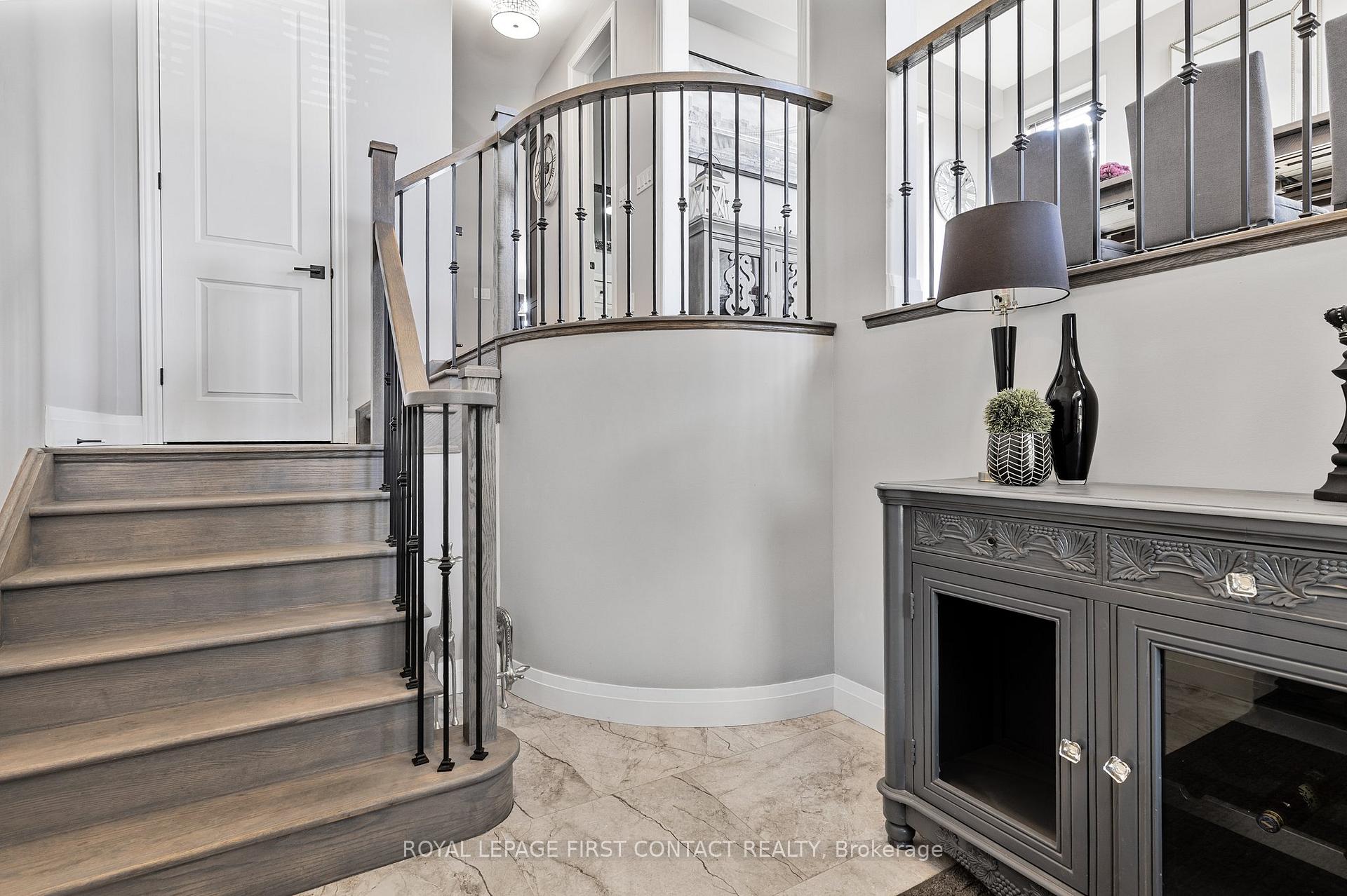 Photo 2 of 3075 Orion Boulevard, Orillia — HOMEH
