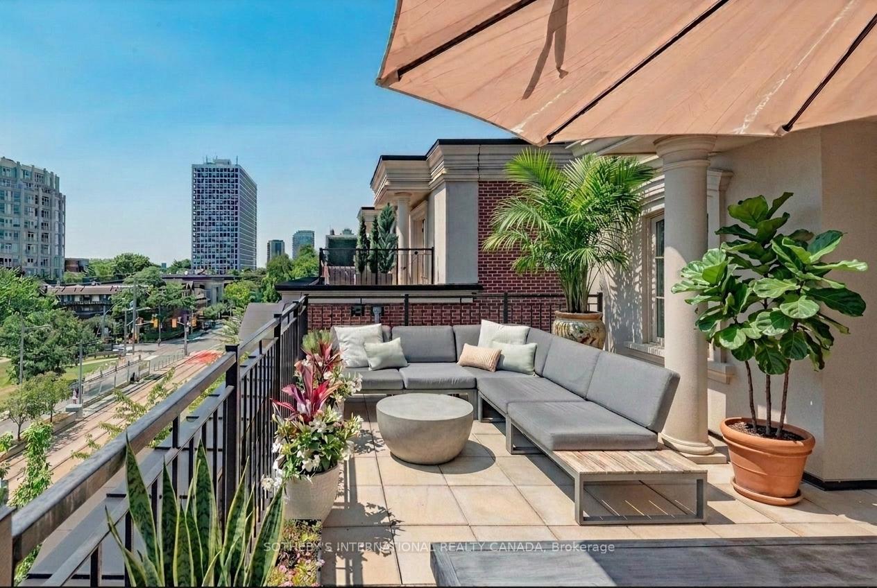 Photo 3 of Unit TH1, 288 St Clair Avenue W, Toronto, Forest Hill South — HOMEH