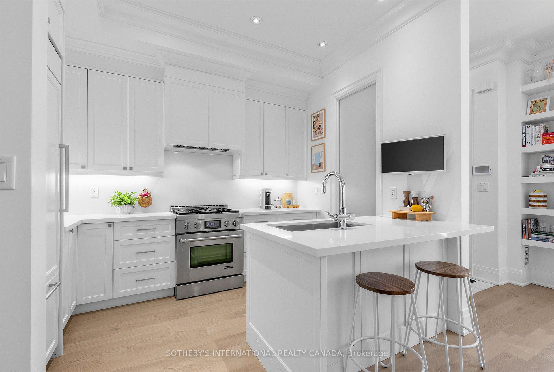 Photo 12 of Unit TH1, 288 St Clair Avenue W, Toronto, Forest Hill South — HOMEH