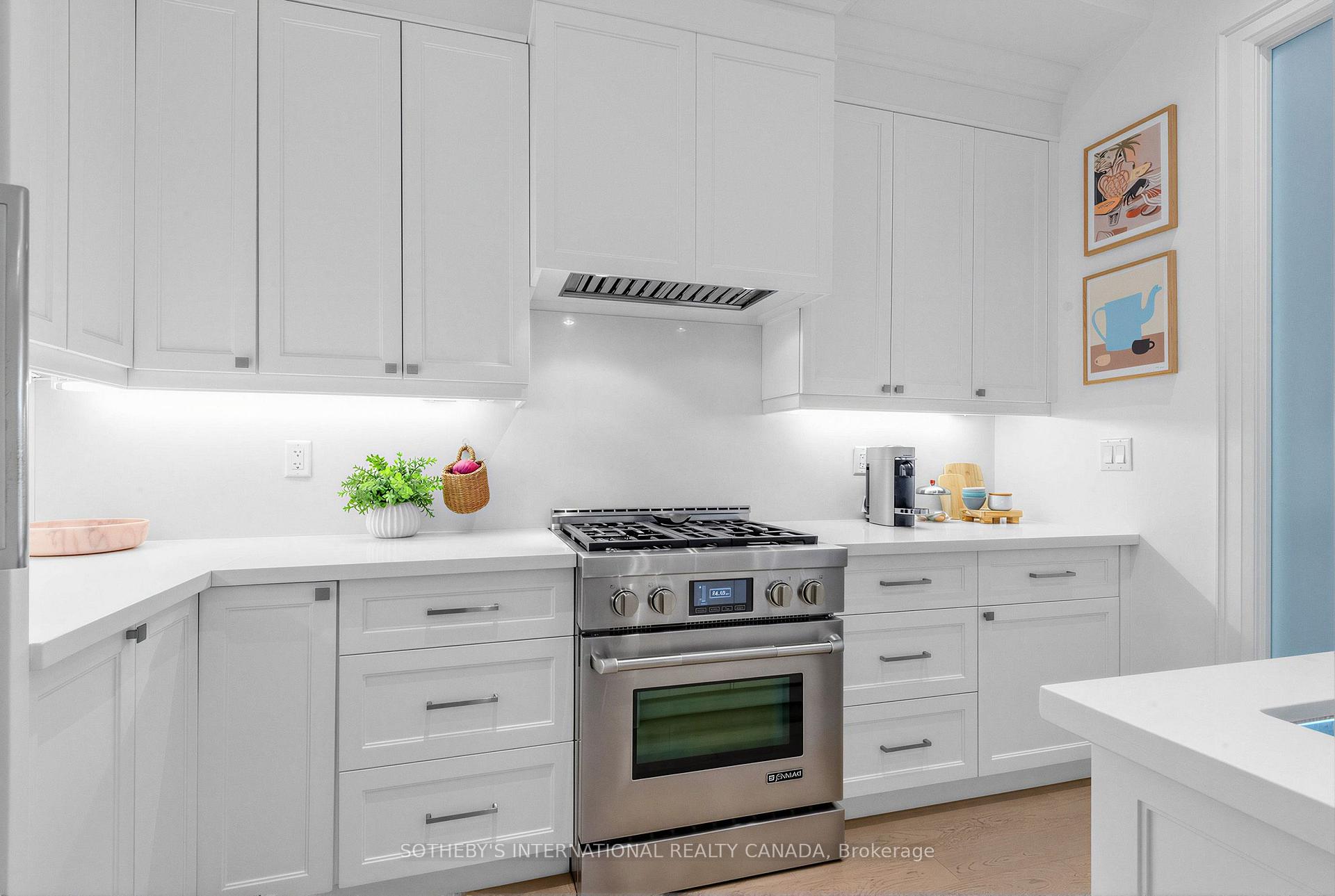 Photo 14 of Unit TH1, 288 St Clair Avenue W, Toronto, Forest Hill South — HOMEH