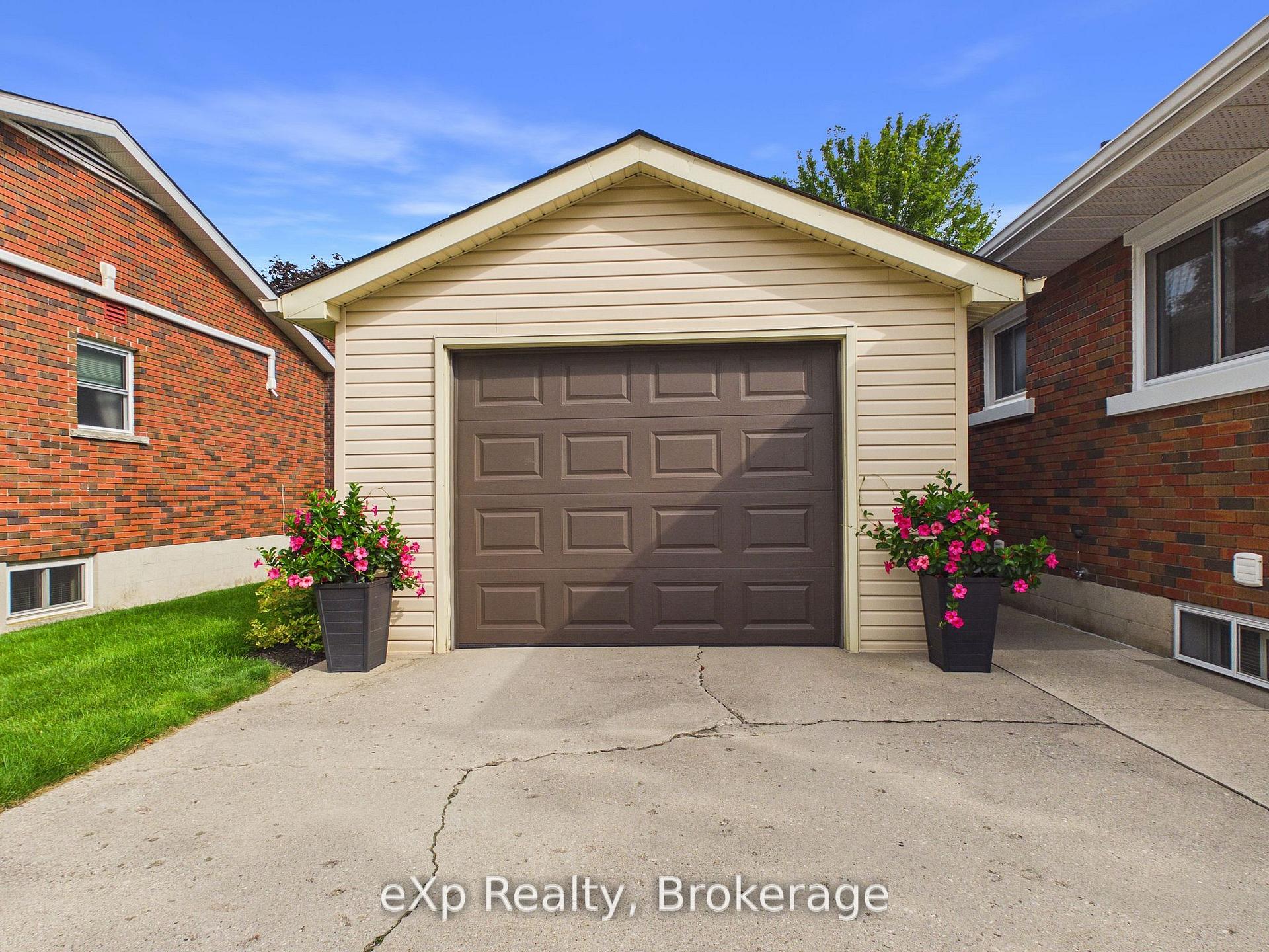 Photo 4 of 110 Brown's Lane, Brockton — HOMEH