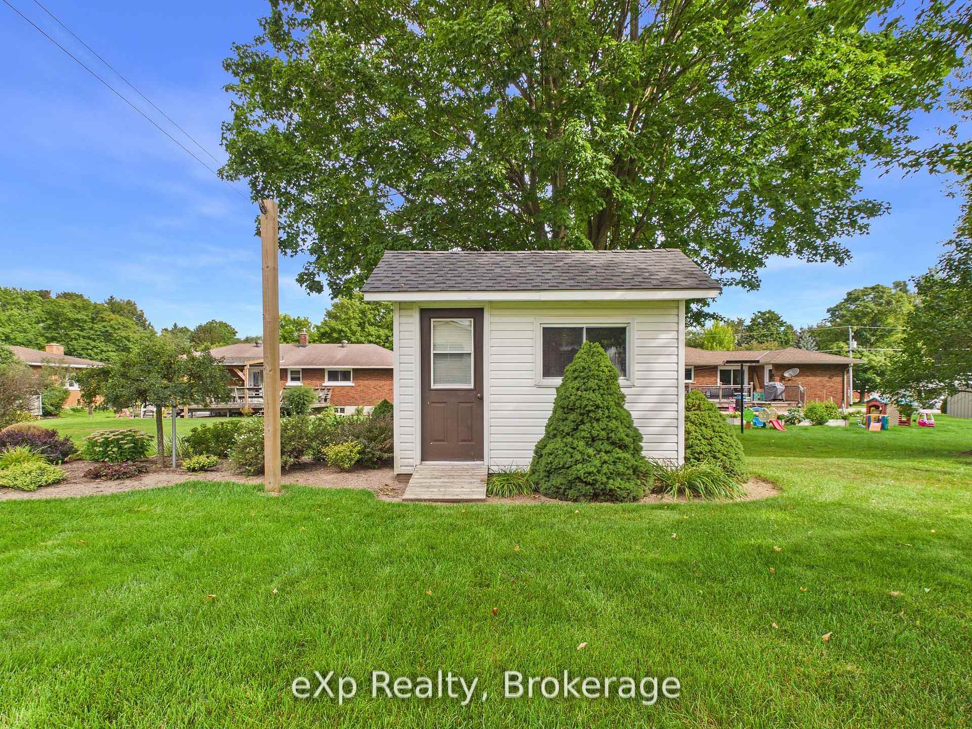 Photo 11 of 110 Brown's Lane, Brockton — HOMEH