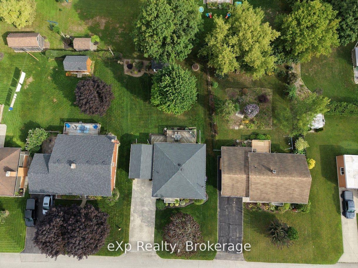 Photo 14 of 110 Brown's Lane, Brockton — HOMEH