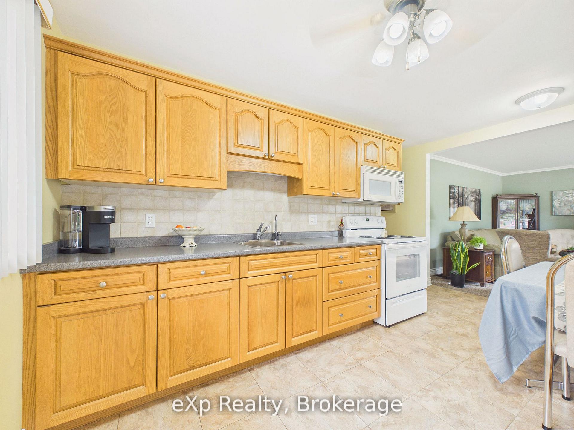 Photo 16 of 110 Brown's Lane, Brockton — HOMEH