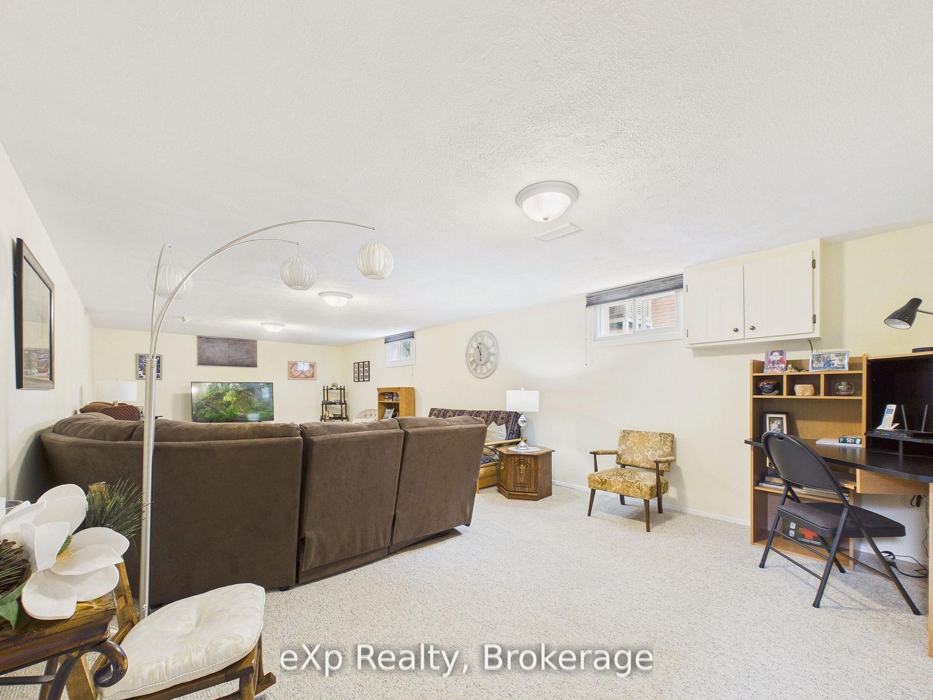 Photo 34 of 110 Brown's Lane, Brockton — HOMEH
