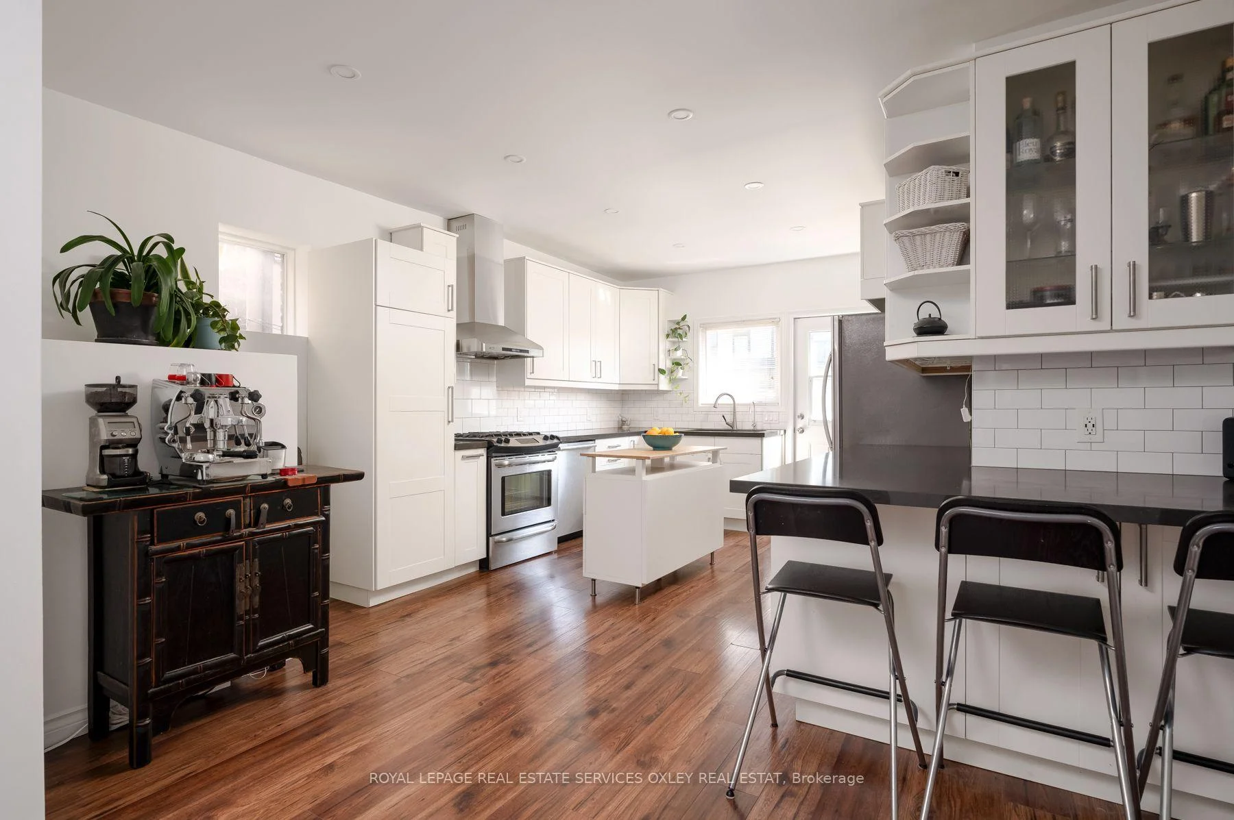 Photo 23 of 17 Barrie Avenue, Toronto, Oakwood Village — HOMEH