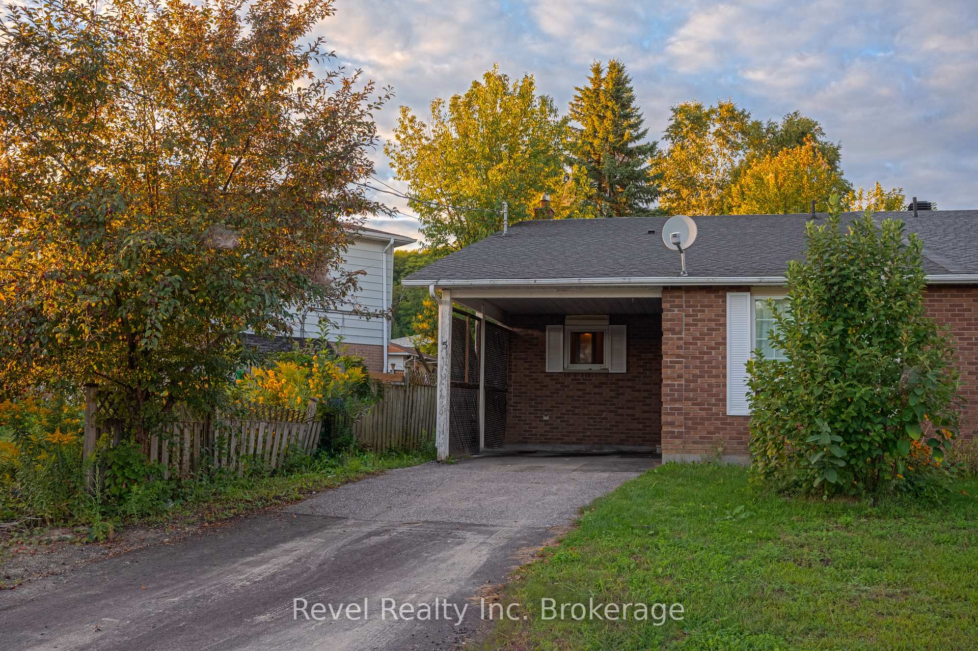 Photo of 5 Southview Crescent
