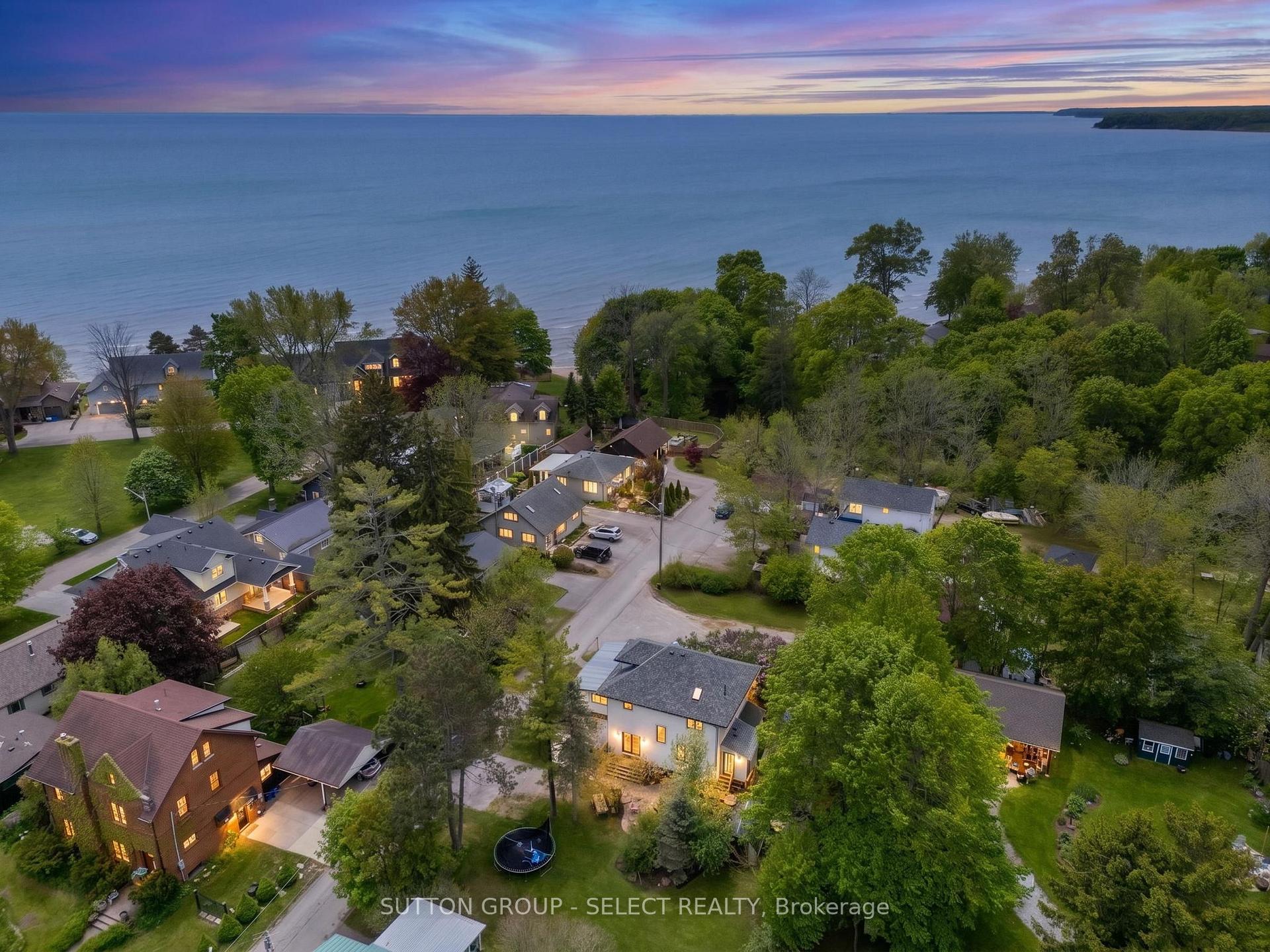 Photo 4 of 10 Crescent Park, Norfolk, Port Dover — HOMEH