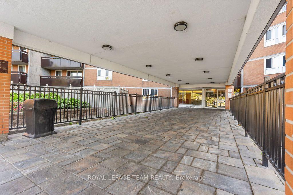 Photo 4 of Unit 1112, 2000 Jasmine Crescent, Ottawa, Beacon Hill South — HOMEH