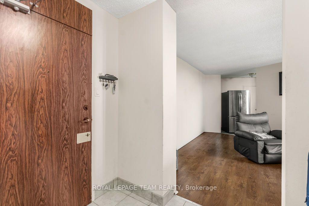 Photo 5 of Unit 1112, 2000 Jasmine Crescent, Ottawa, Beacon Hill South — HOMEH