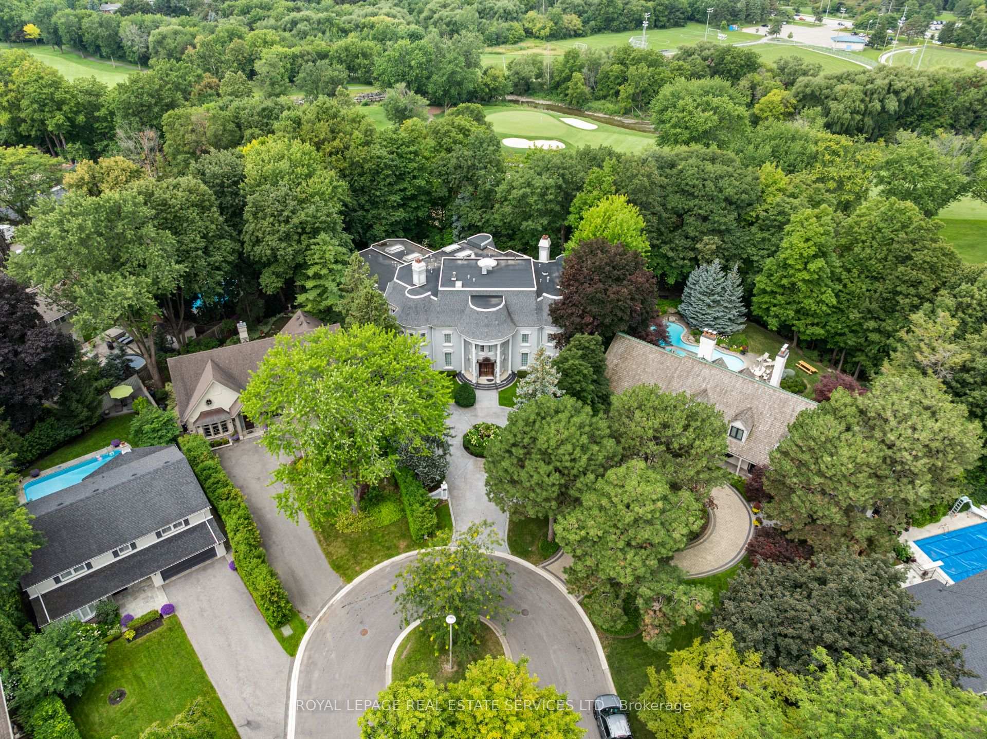 Photo 3 of 7 The Green Pines, Etobicoke, Markland Wood — HOMEH