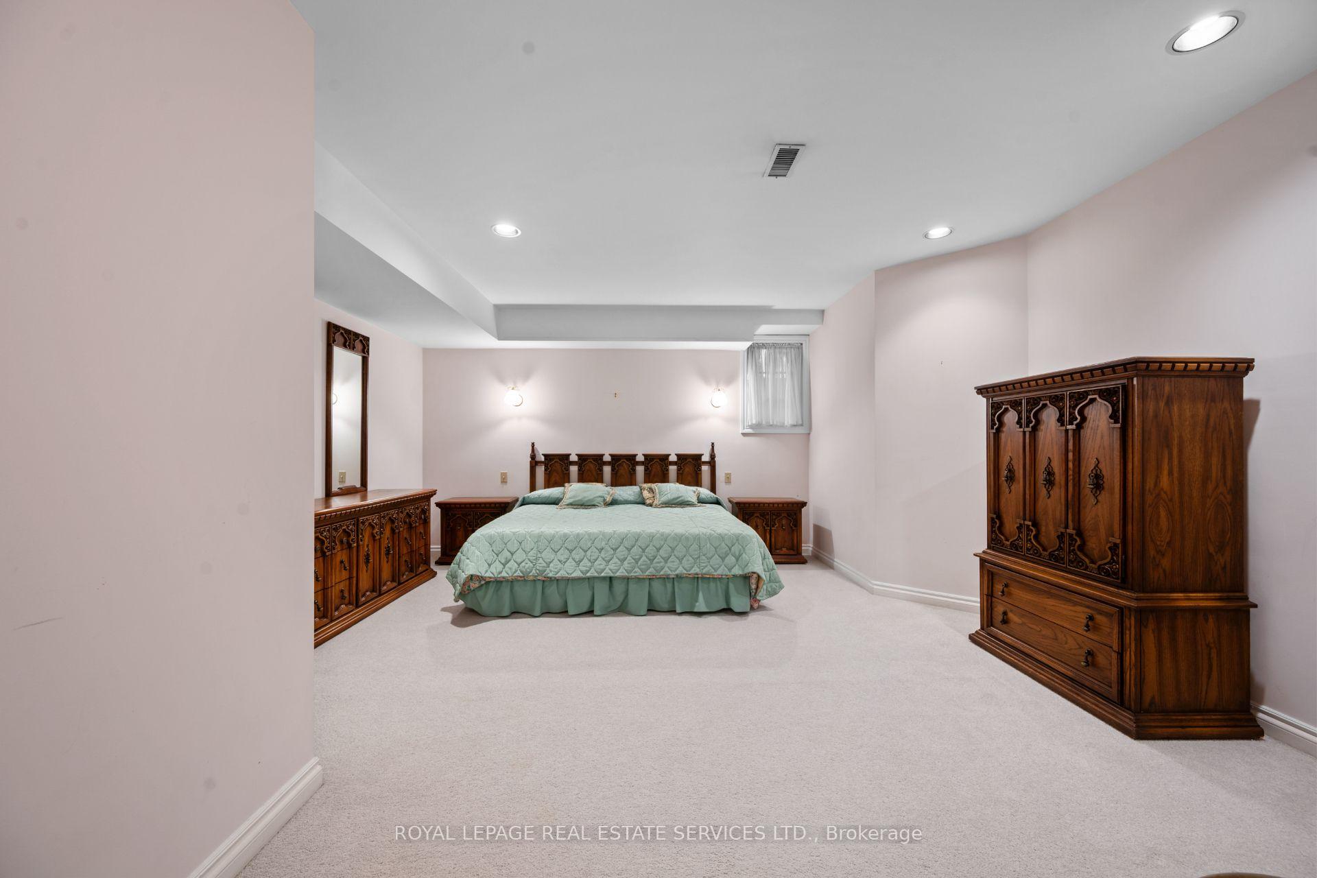 Photo 42 of 7 The Green Pines, Etobicoke, Markland Wood — HOMEH