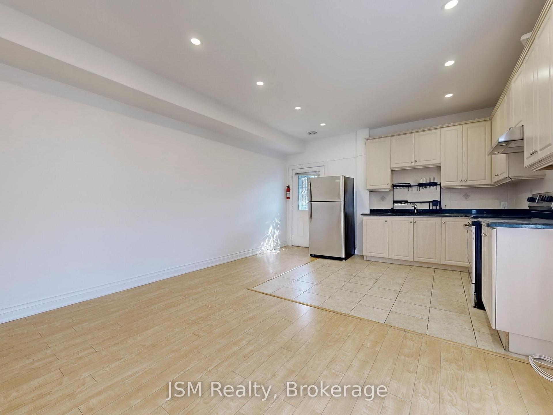 Photo 6 of Unit Main, 479 Westmount Avenue, Toronto, Oakwood Village — HOMEH
