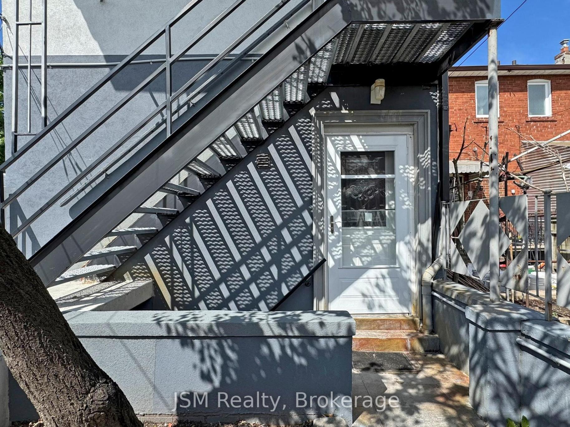 Photo 16 of Unit Main, 479 Westmount Avenue, Toronto, Oakwood Village — HOMEH