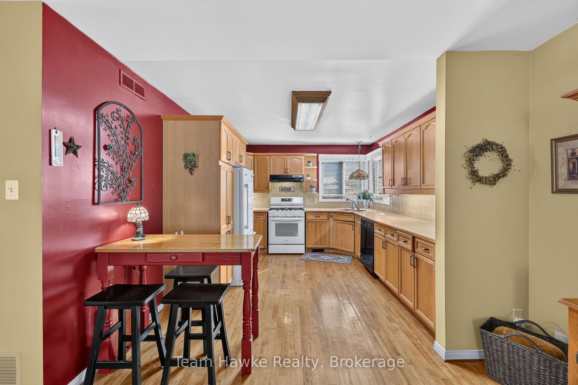 Photo 9 of 255 Hanly Street, Midland — HOMEH