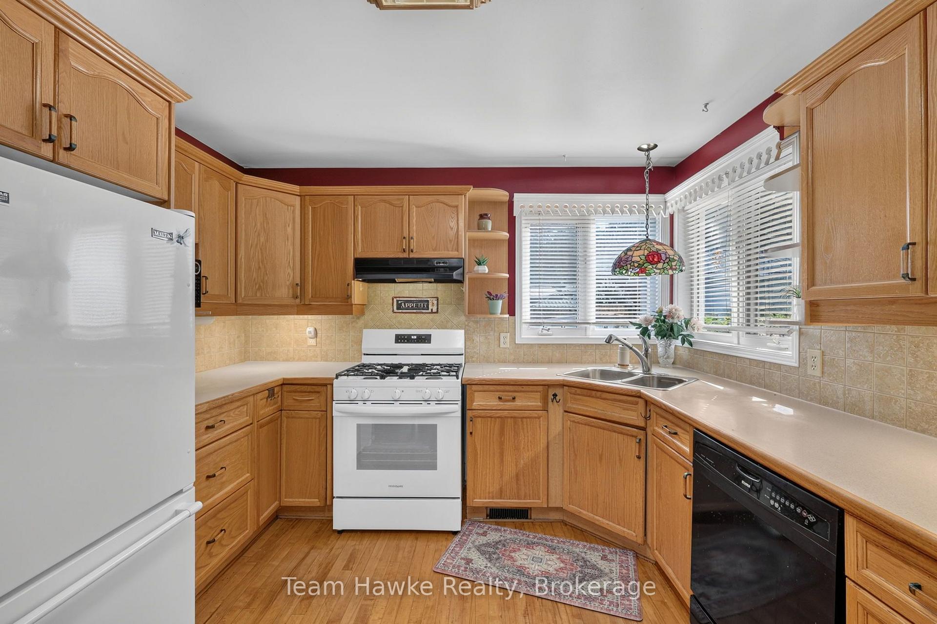 Photo 10 of 255 Hanly Street, Midland — HOMEH