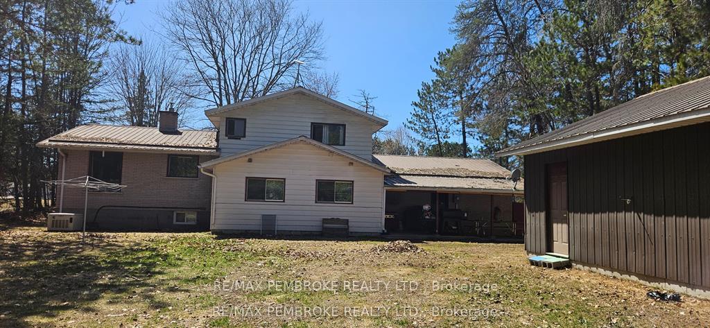 Photo 3 of 33698 Highway 17 W, Deep River, Deep River — HOMEH