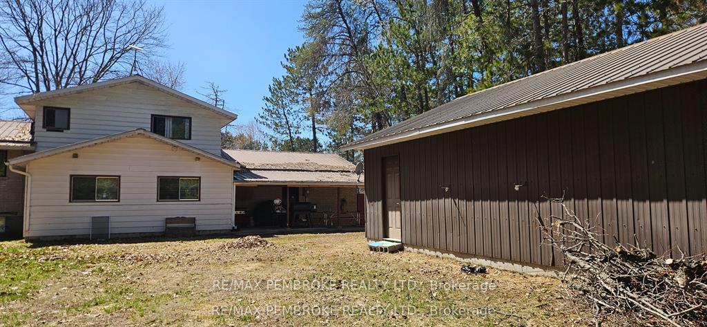 Photo 5 of 33698 Highway 17 W, Deep River, Deep River — HOMEH