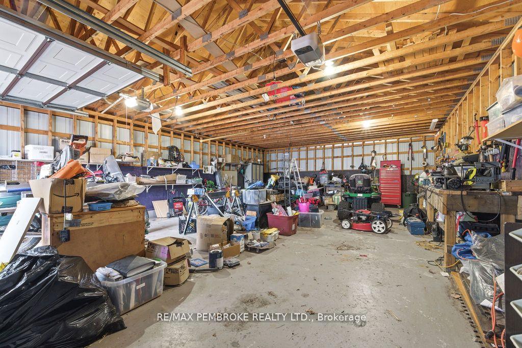 Photo 8 of 33698 Highway 17 W, Deep River, Deep River — HOMEH