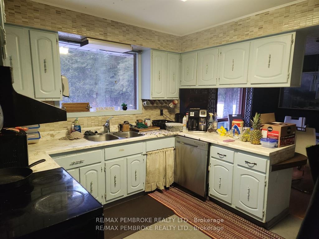 Photo 15 of 33698 Highway 17 W, Deep River, Deep River — HOMEH