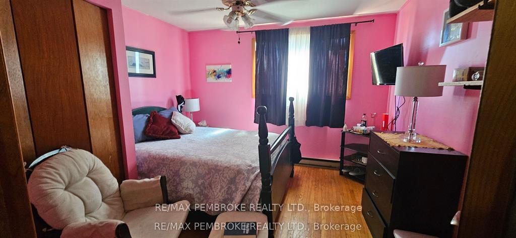 Photo 19 of 33698 Highway 17 W, Deep River, Deep River — HOMEH