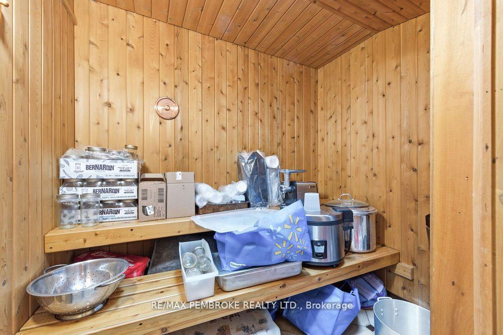 Photo 23 of 33698 Highway 17 W, Deep River, Deep River — HOMEH