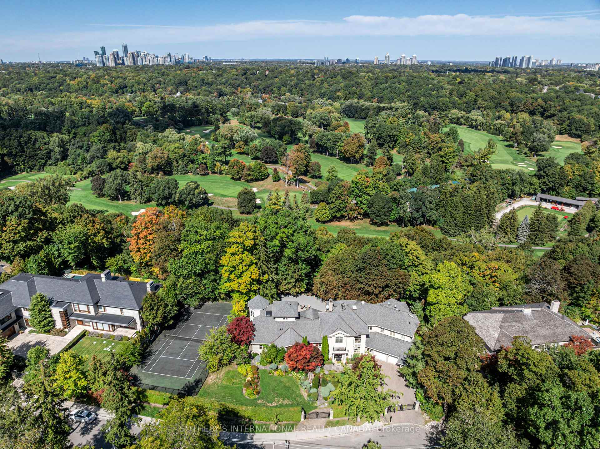 Photo 2 of 340 Riverview Drive, North York, Bridle Path-Sunnybrook-York Mills — HOMEH