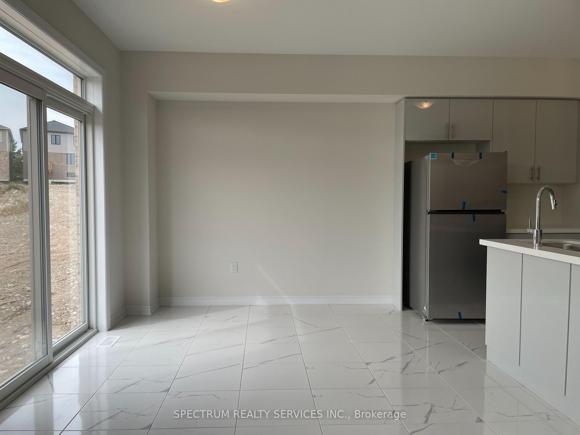 Photo 12 of 3 Southern Avenue, Brant, Paris — HOMEH